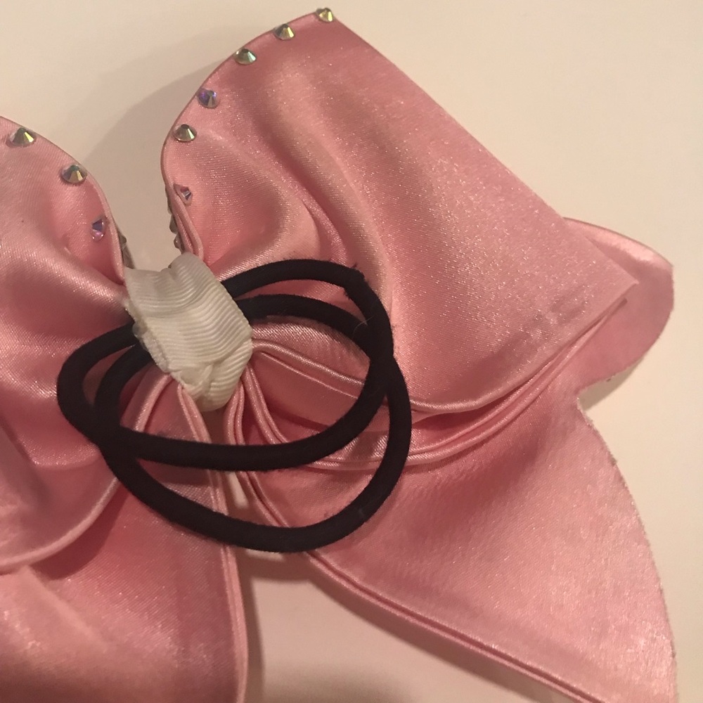 Cheer bow - Picture 3 of 3
